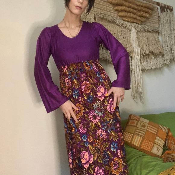 Vintage 1960s hostess gown - Picture 2 of 4